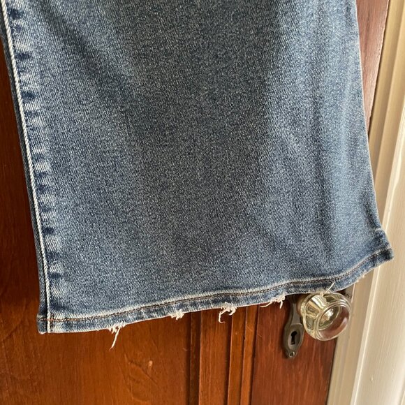 Express High Waisted Hyper Sculpt '70s Flare Jeans 10R - Picture 8 of 8
